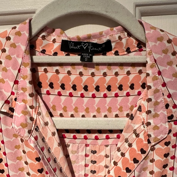 Velvet Heart. Heart Print Button Down Blouse. Size Small - Picture 5 of 6